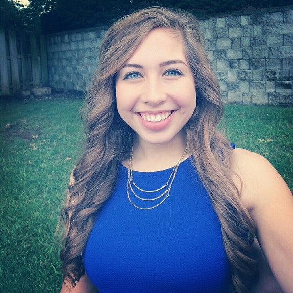 Meet your Posher, Emily