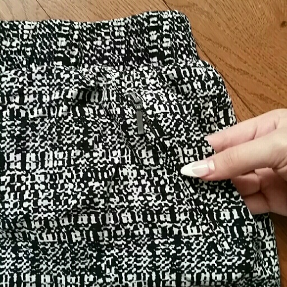 Black & White Stretch Pants