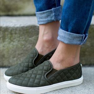 Steve Madden ECENTRCQ Loafers - Olive Green