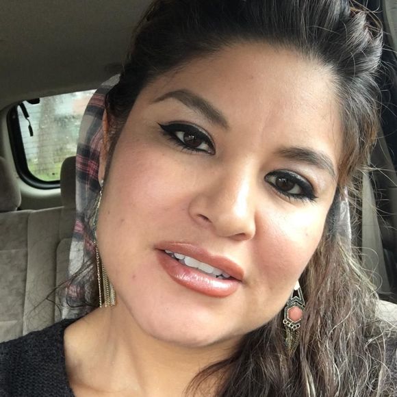 Meet your Posher, Nena