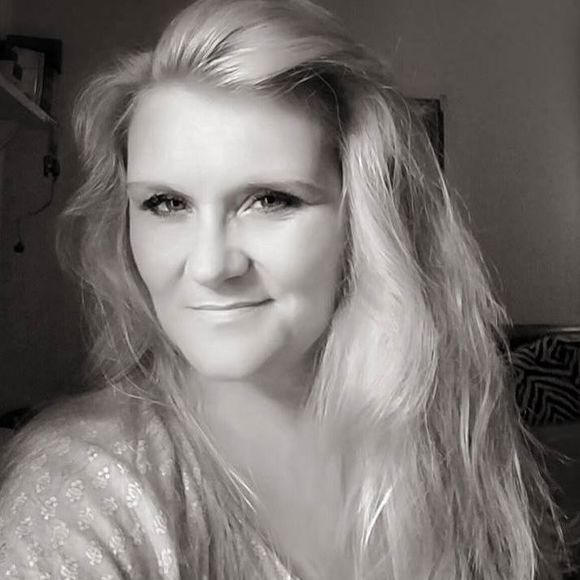 Meet your Posher, Jennifer - Picture 1 of 1