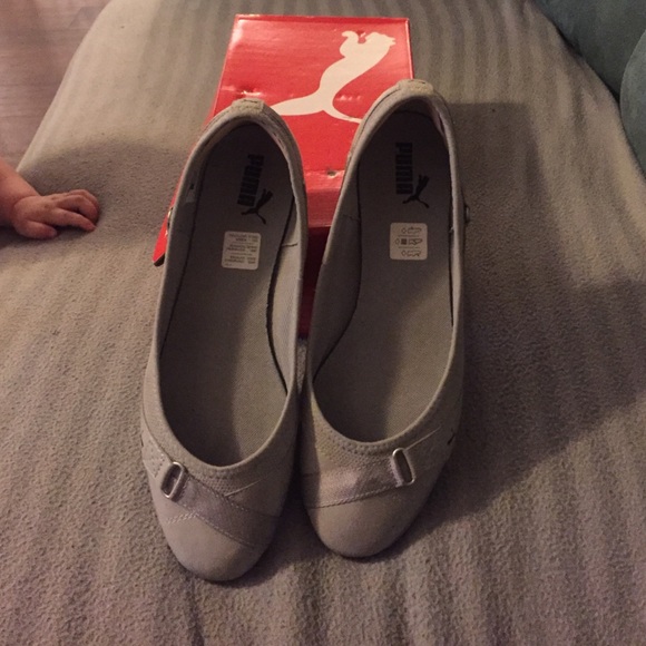 EUC Puma flats w/box