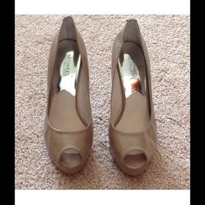 Michael Michael Kors Taupe Patent Pumps
