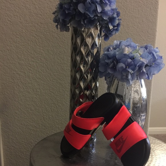 NIKE benassi duo women's slides