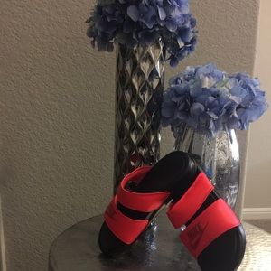 NIKE benassi duo women's slides