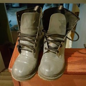 Fashionable combat boots