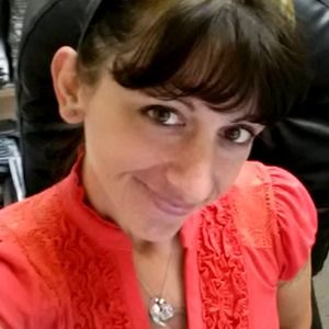 Meet your Posher, Crystal