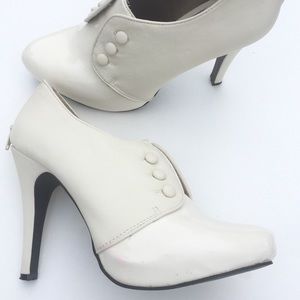 White Pumps