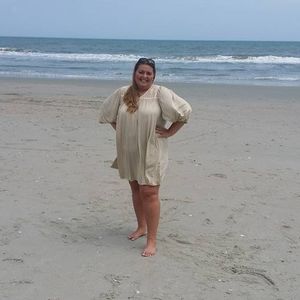 Meet your Posher, Dena