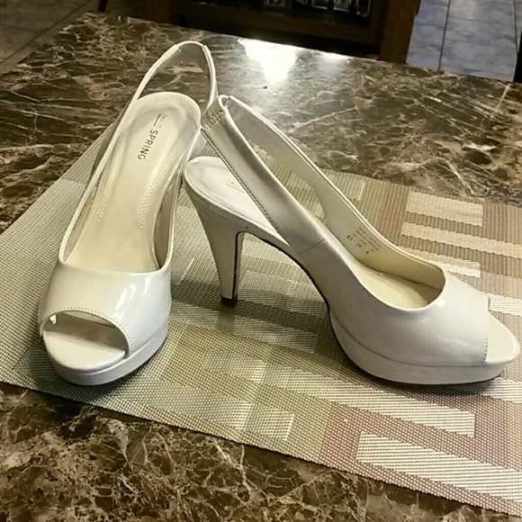 Size 8.5 nude colored heels.