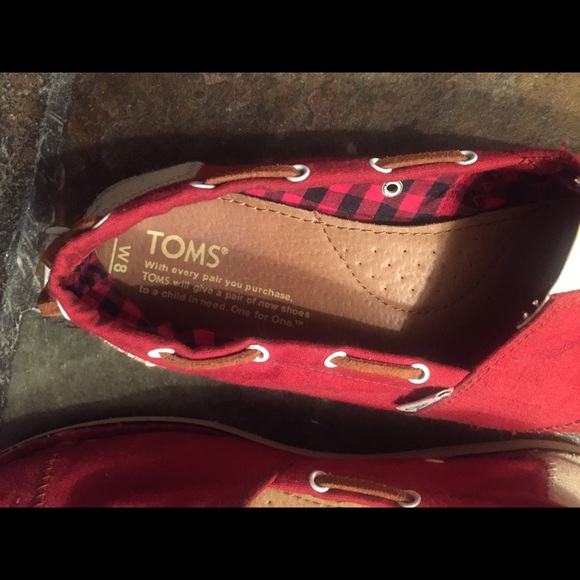 Red Drawstring Toms - Picture 3 of 4