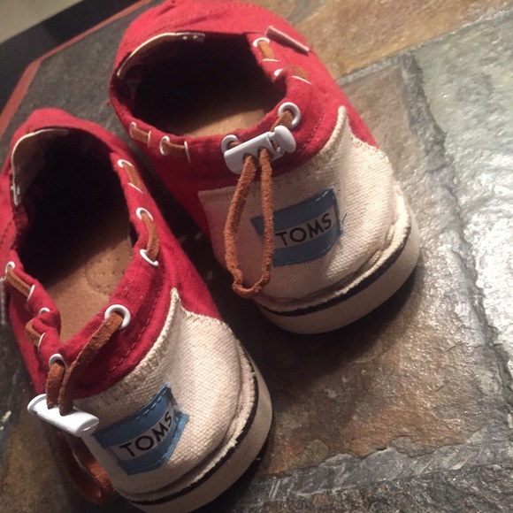 Red Drawstring Toms - Picture 4 of 4