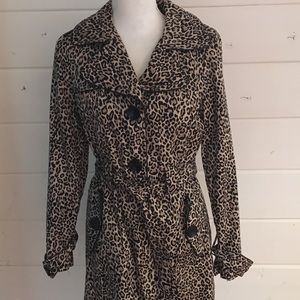 Trench coat with pockets worn one like new