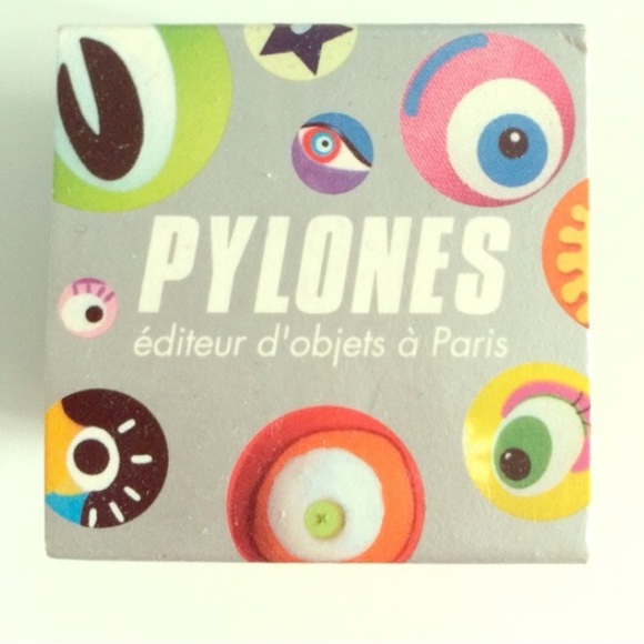 Pylones, adjustable ring