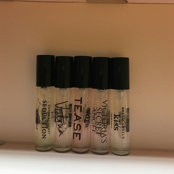 5 mini Victoria secret perfume sprays.