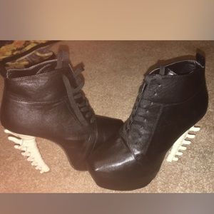 Skeleton heels