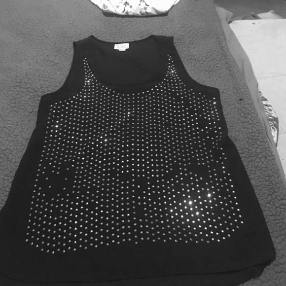 Hi lo tank with studding