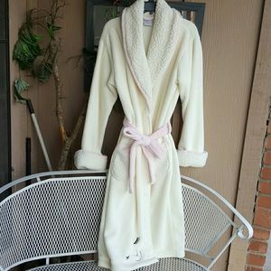 65% off Bath & Body Works Other - NEW XL Bath & Body Works robe from ...