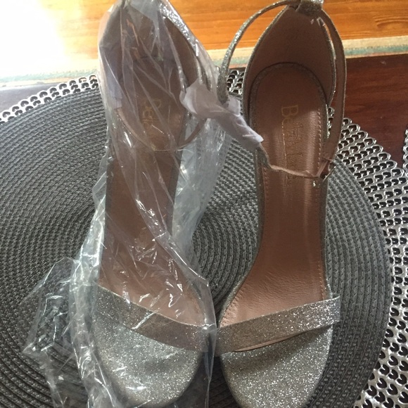 Heels - Picture 2 of 4