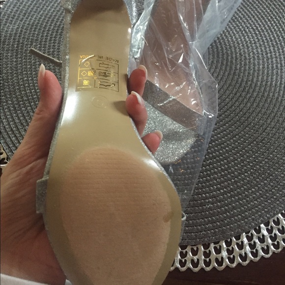 Heels - Picture 3 of 4