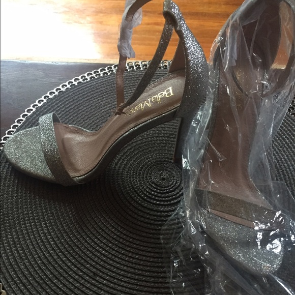 Heels - Picture 4 of 4