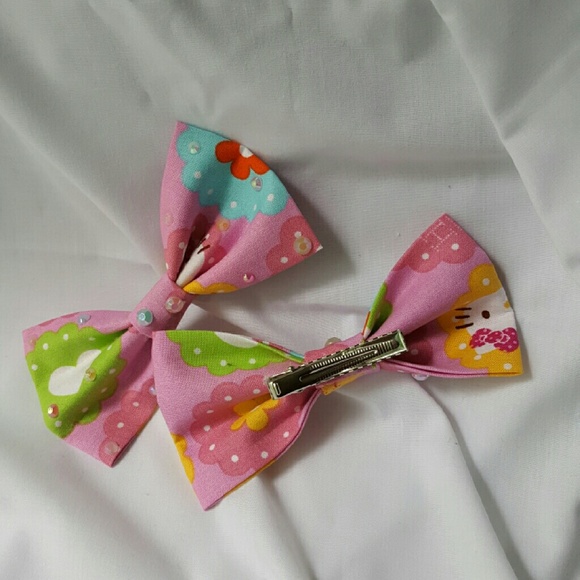 HELLO KITTY HAIR CLIP HANDMADE