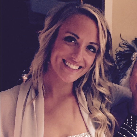 Meet your Posher, Colleen - Picture 1 of 1