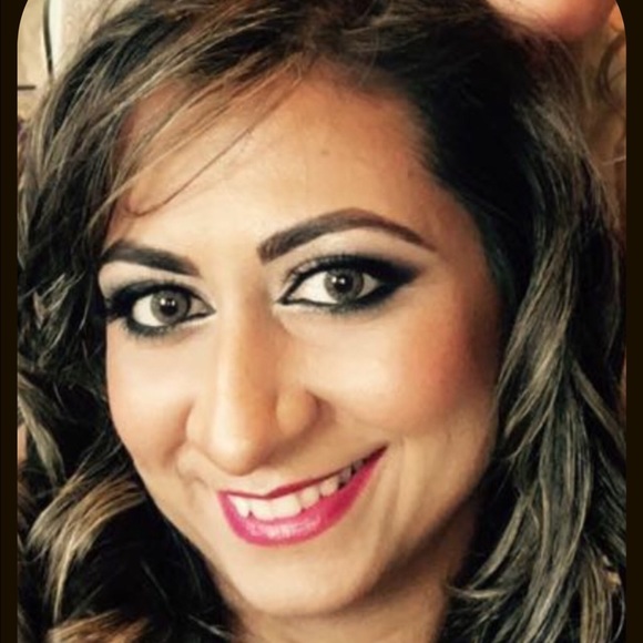 Meet your Posher, Anam - Picture 2 of 2