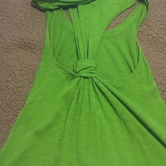 Green hooded tank with side pockets - Picture 3 of 3