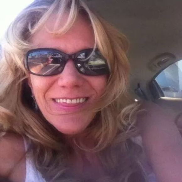 Meet your Posher, Julia - Picture 1 of 1