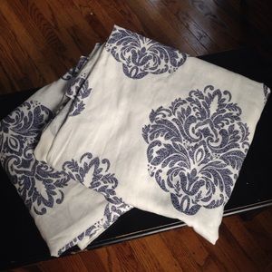 ❤️SALE❤️2 curtain panels- LIKE NEW- 52x82