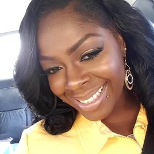 Meet your Posher, Kevia