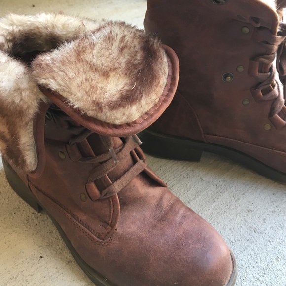 Faux Leather Ankle Boots with Faux Fur Lining - Picture 2 of 4