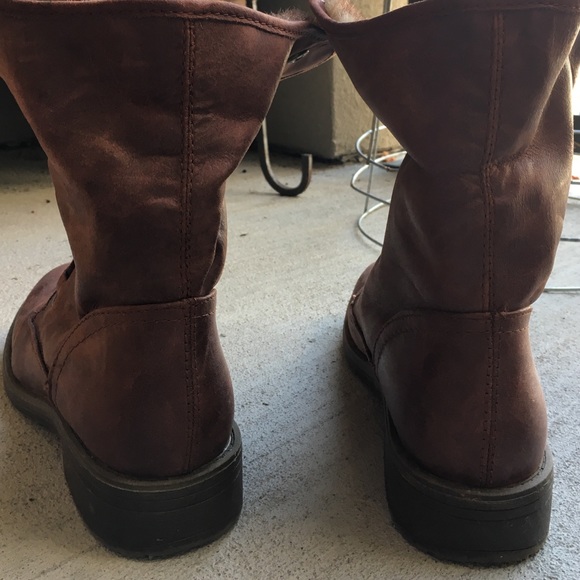 Faux Leather Ankle Boots with Faux Fur Lining - Picture 3 of 4