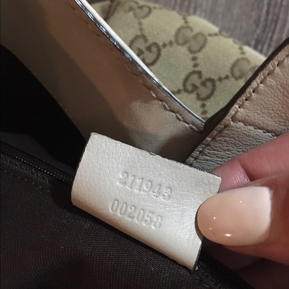 SOLD on 🅿️🅿️ Authentic large Gucci Sukey - Picture 4 of 4