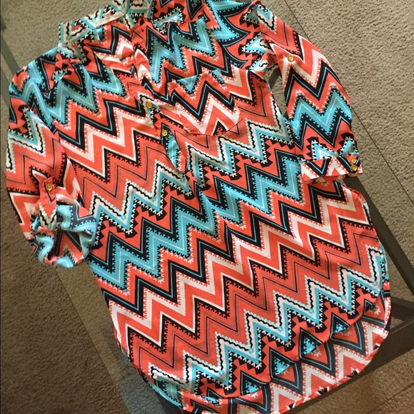 Aztec~Sz S~ Hi/Lo Tunic - Picture 2 of 4