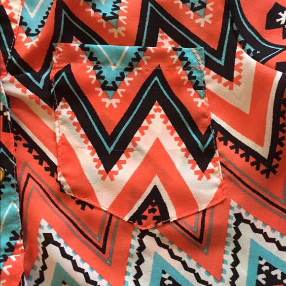 Aztec~Sz S~ Hi/Lo Tunic - Picture 3 of 4