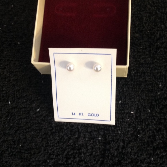 Genuine 14 KT Gold pearl earrings NIB - Picture 3 of 3