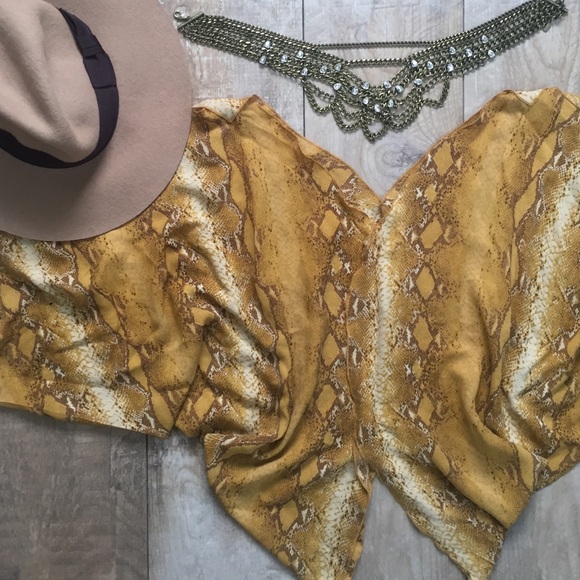 Intermix blouse - Picture 3 of 3