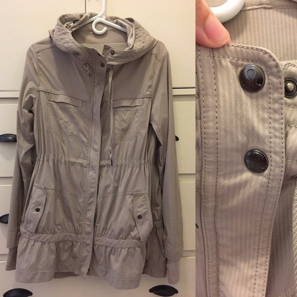 Beautiful Lightweight Lululemon Coat Size 6