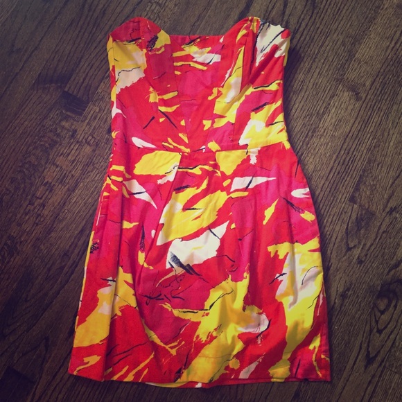 French Connection Size 6 Strapless Dress