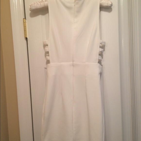 White TOBI Dress - Picture 2 of 4