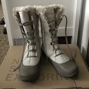North face Winter Boots. Size 9.