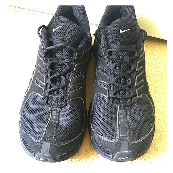 Size 10 women's Nike shox