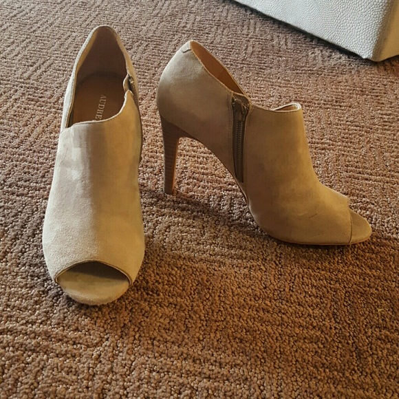 Audrey Brooke booties