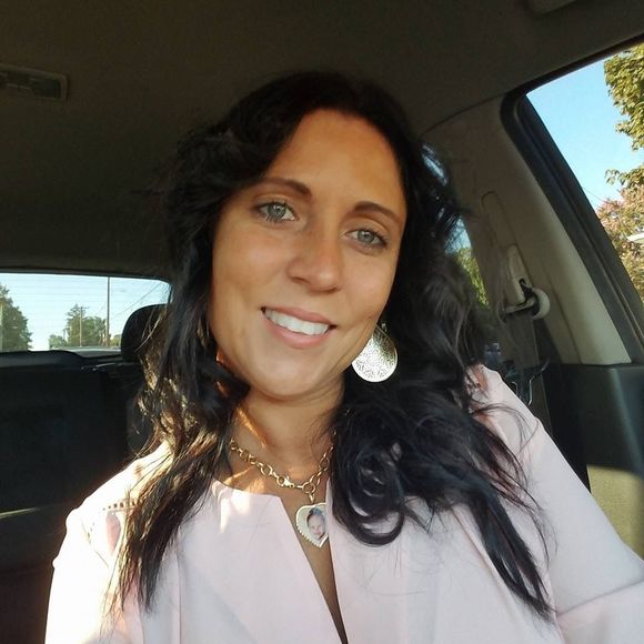 Meet your Posher, Crystal