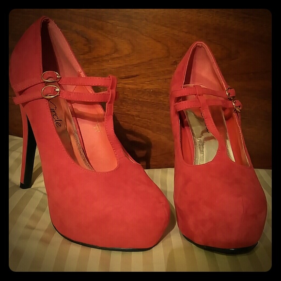 Red Circle "Anka" red velvet platform heels - 8.5