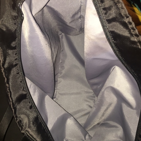 Like new under armour gym bag - Picture 4 of 4