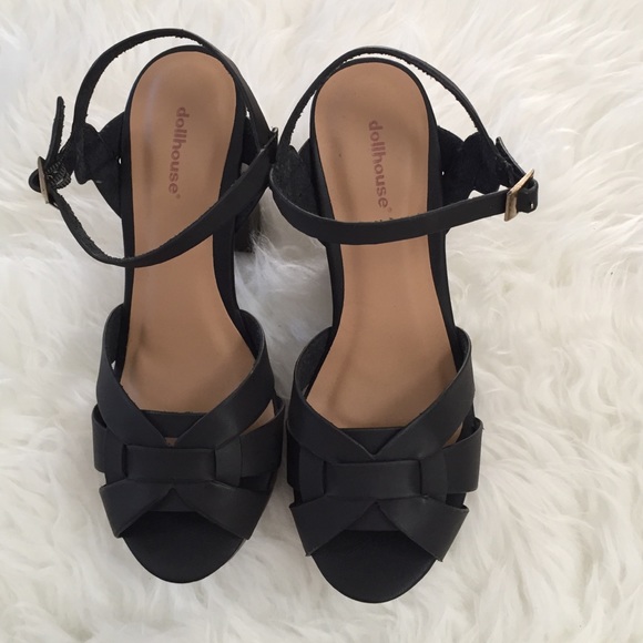 Dollhouse shoes size 8