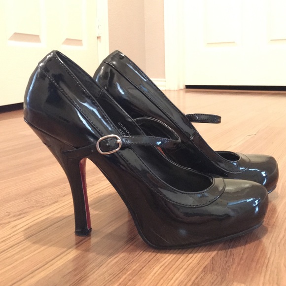 ❌❌SOLD❌❌RED BOTTOM, LEOPARD INTERIOR MARY JANES - Picture 4 of 4